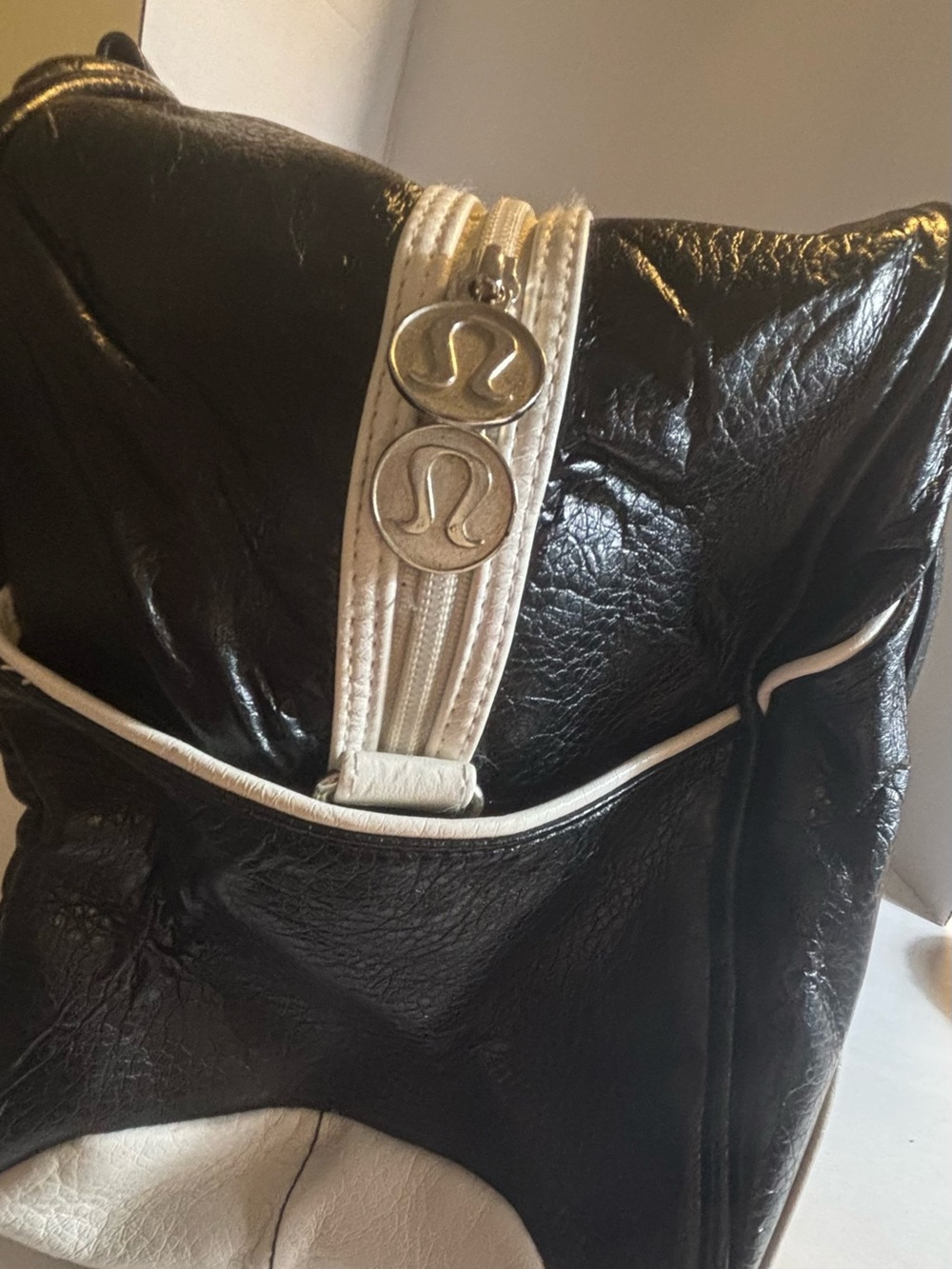 Lululemon Vintage Duffle Gym Travel Bag Black White Piping Retro 18x8 - Picture 3 of 4